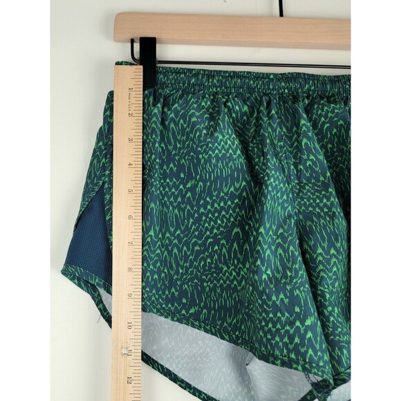Nike Women's Sz S Dri FIT Modern Tempo Print Zip Pocket 3" Running Shorts Green - Picture 2 of 12